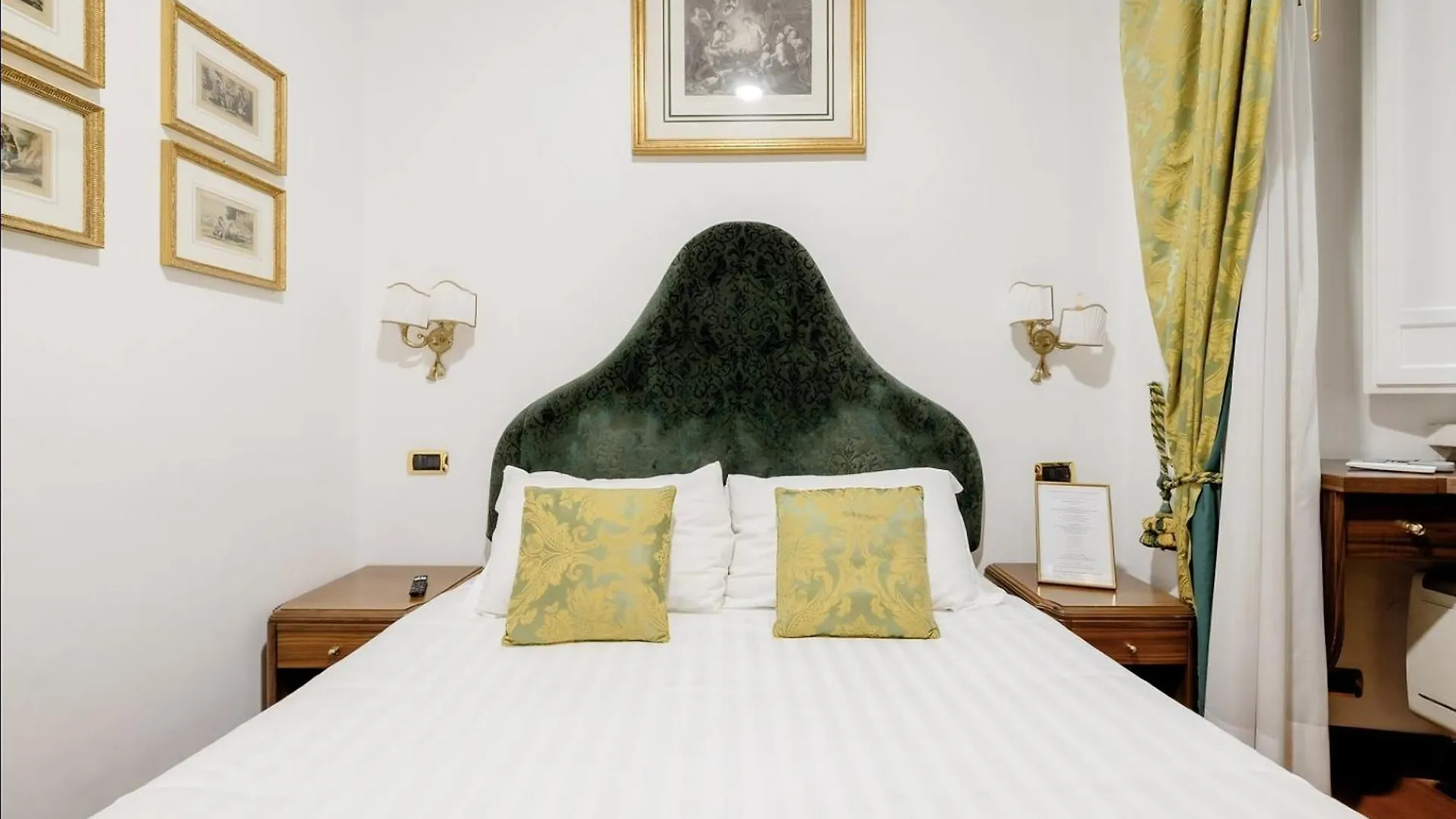Pantheon Antique Suite Rome Italy