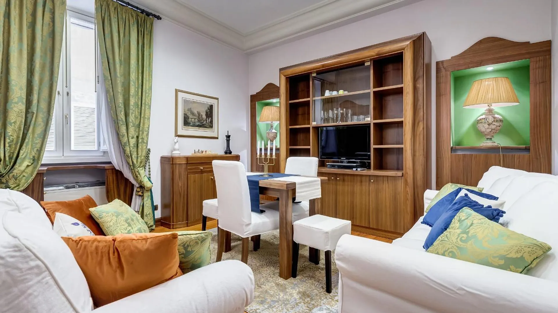 Pantheon Antique Suite Rome 2*,  Italy